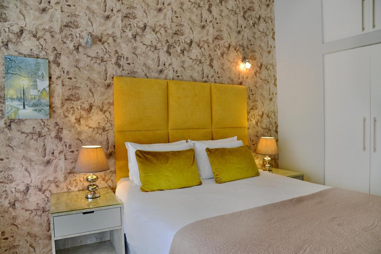 The Shore House Hartbeespoort Bagian luar foto