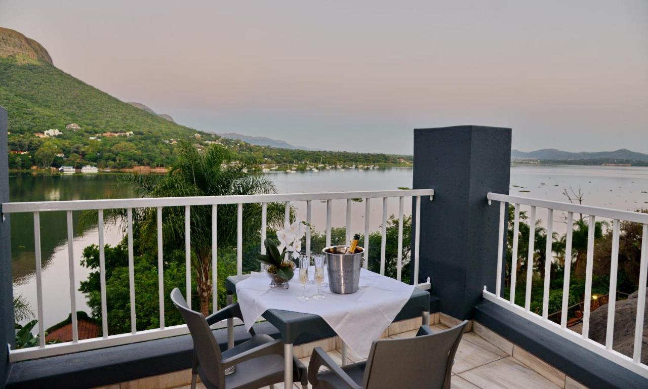 The Shore House Hartbeespoort Bagian luar foto