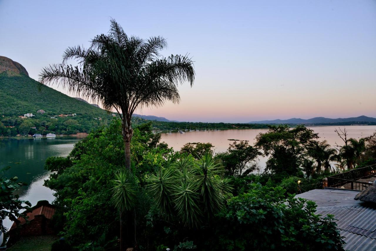 The Shore House Hartbeespoort Bagian luar foto