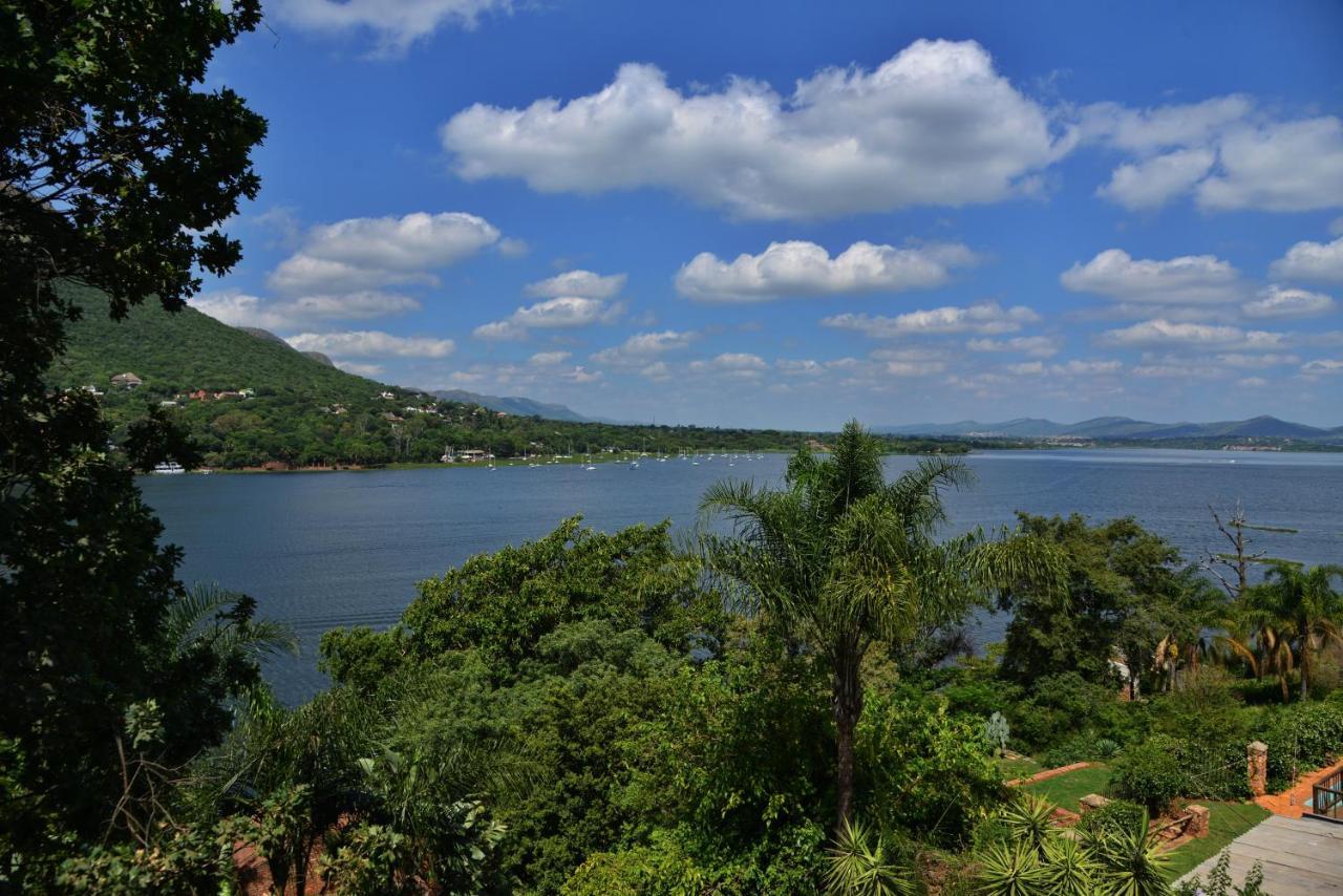 The Shore House Hartbeespoort Bagian luar foto