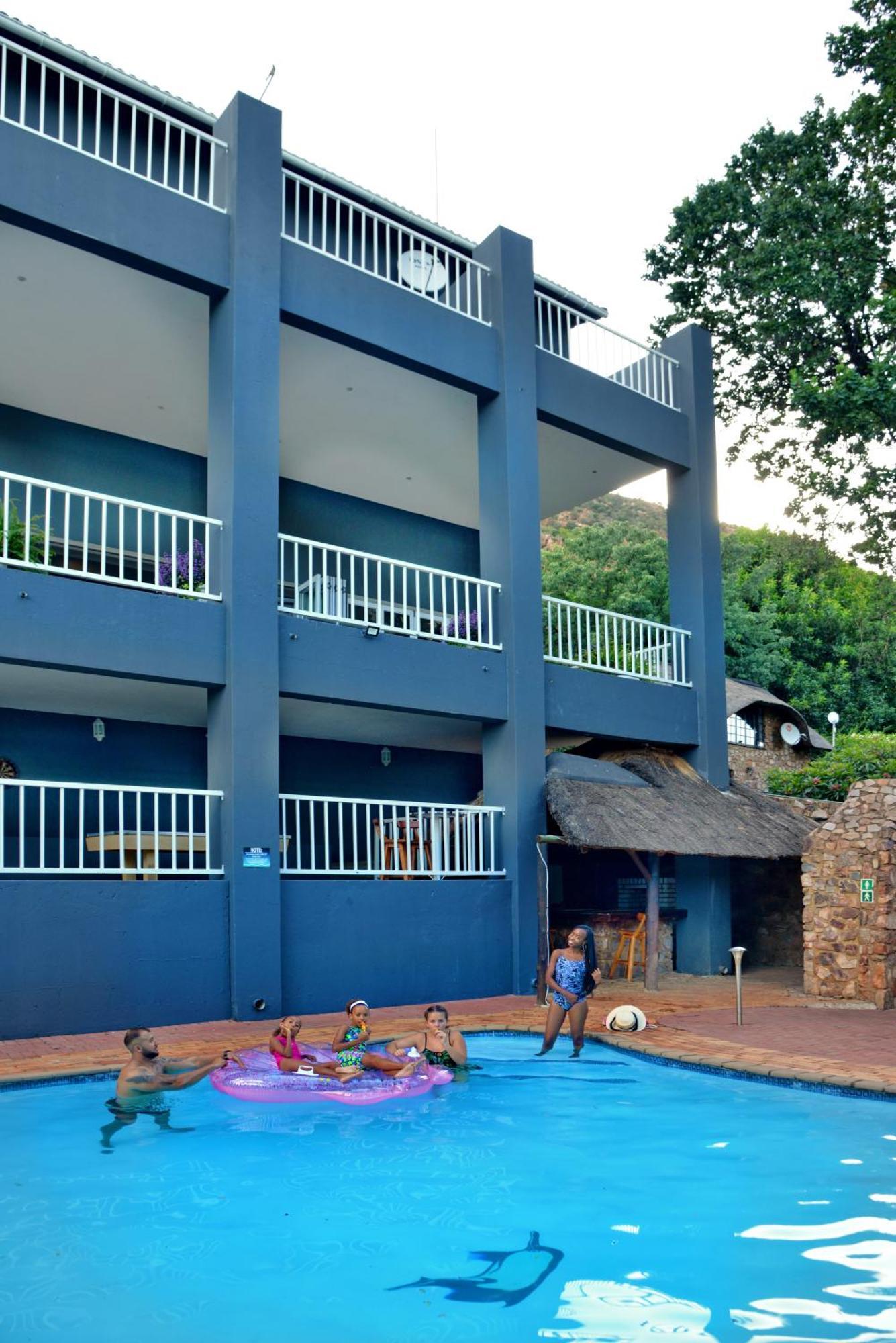 The Shore House Hartbeespoort Bagian luar foto