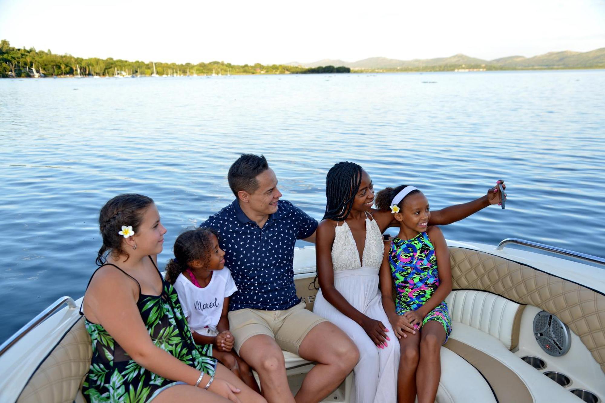 The Shore House Hartbeespoort Bagian luar foto