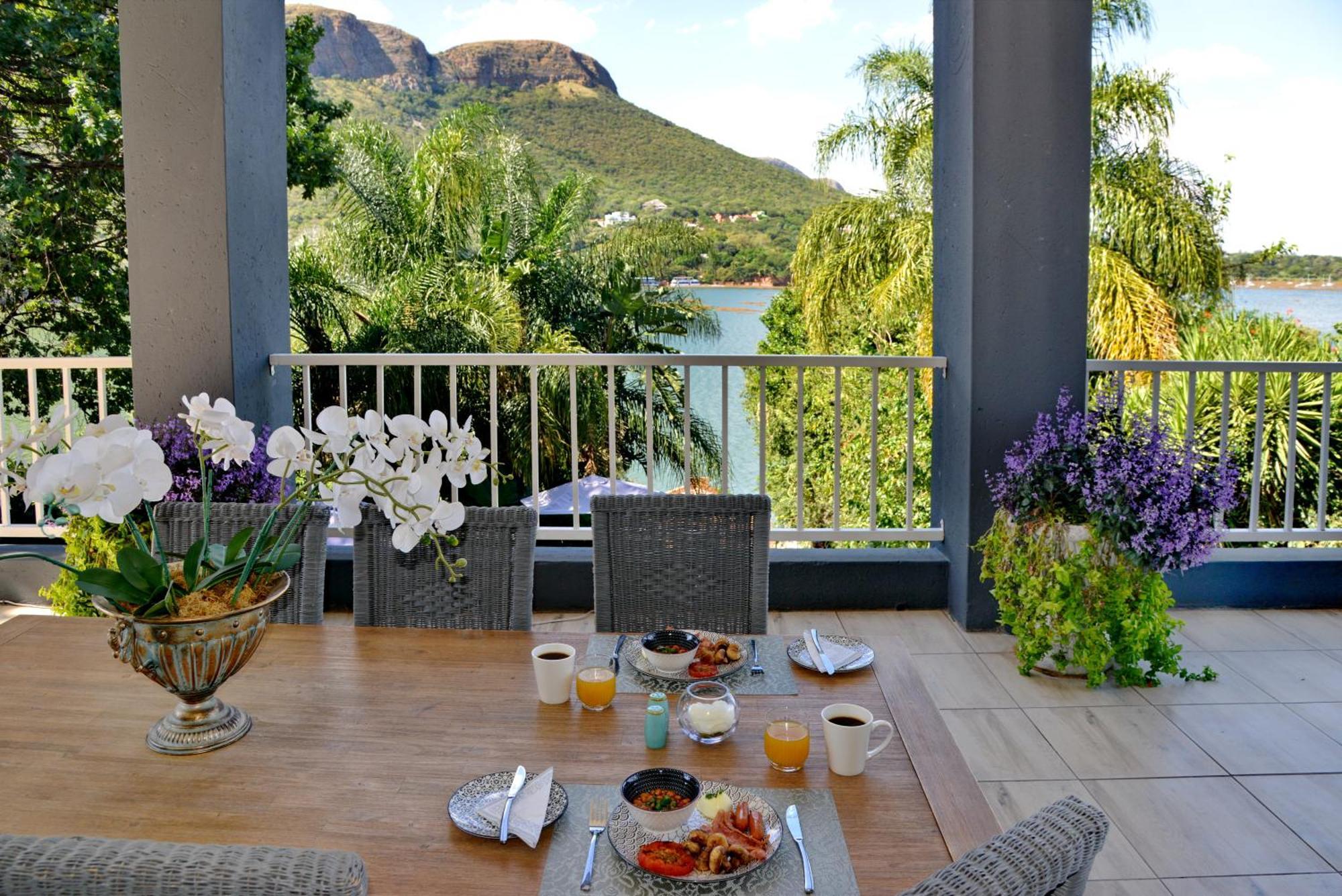 The Shore House Hartbeespoort Bagian luar foto
